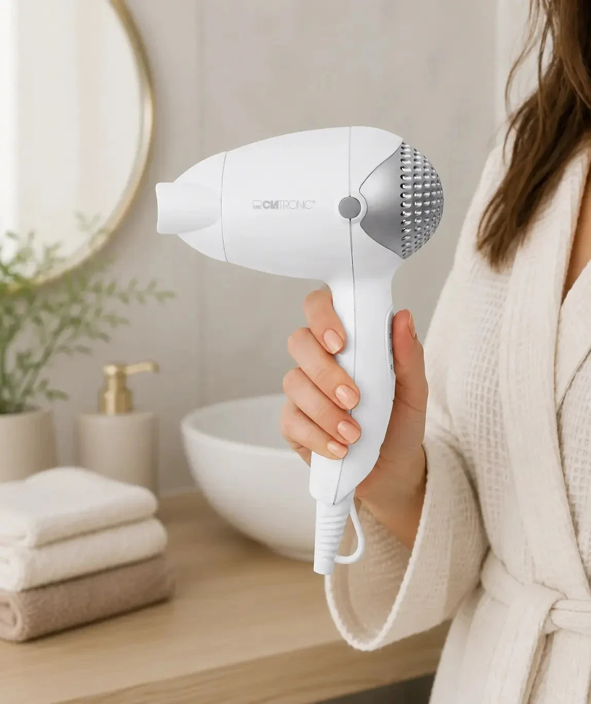 Clatronic® Reisehaartrockner | kompakte Größe | 1200 Watt | 2 Temperatur-/Leistungsstufen | Formdüse 360° drehbar (abnehmbar) | Aufhängeöse | Fön | HT 3393 schwarz oder weiß