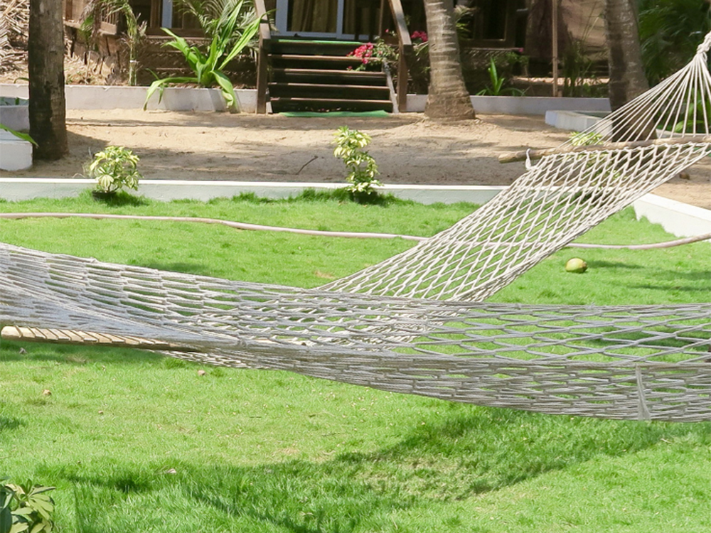 Hängematte Netz mit Holzstangen 190cm 150kg Garten Boho weiß Outdoor