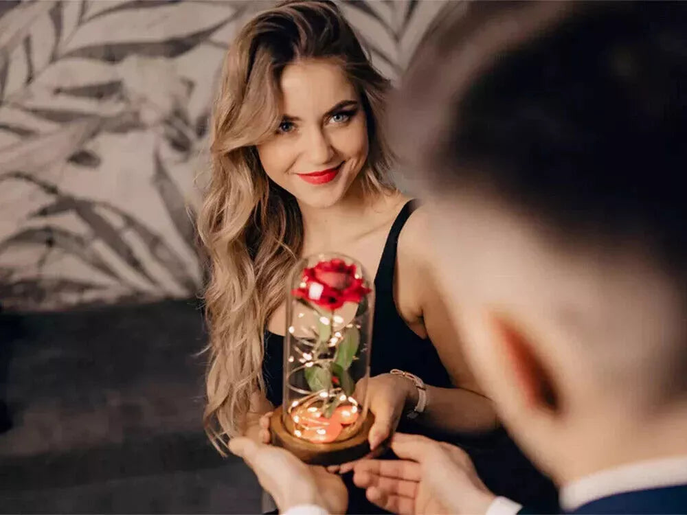 LED Ewige Rose im Glas Rot mit Holzsockel – Romantisches Geschenk für Valentinstag, Geburtstag und Muttertag