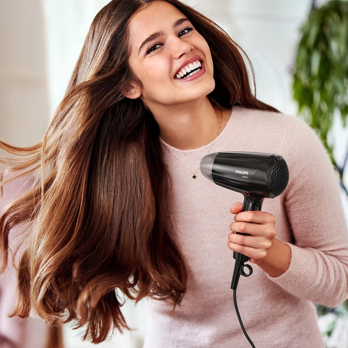 Philips BHC010/10 Haartrockner – 1200W Kompakter Reisefön mit Klappgriff, 3 Heizstufen & Kaltluftfunktion – Schwarz