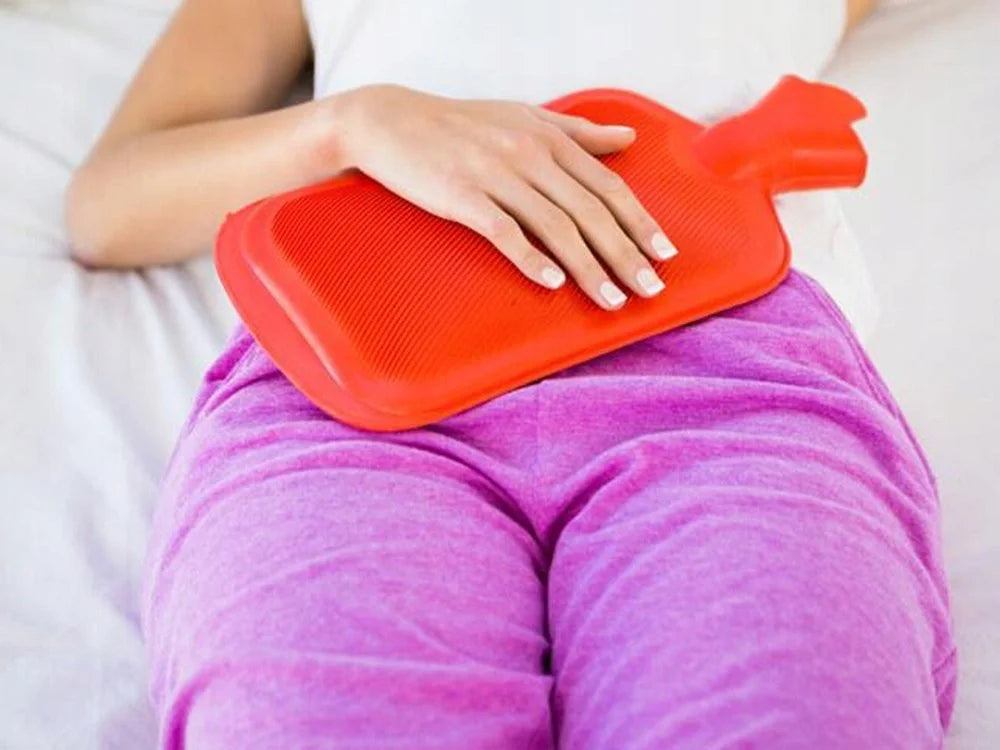 Wärmflasche 1,7 L mit waschbarem Bezug – Gummi Wärmekissen für Bauch, Rücken, Hände & Füße